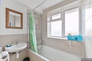 Broadfields Broadhurst Gardens